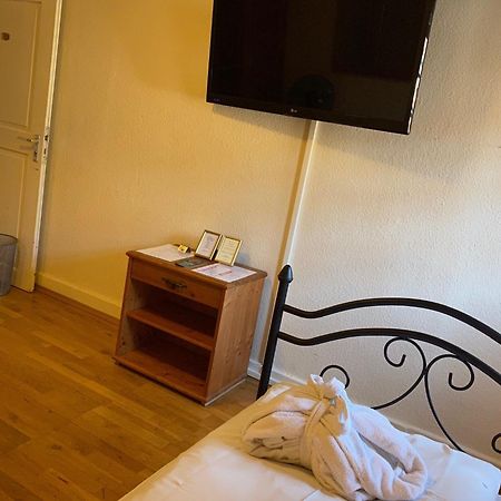 Hotel Gasthaus Schuetzen Freiburg im Breisgau Rum bild