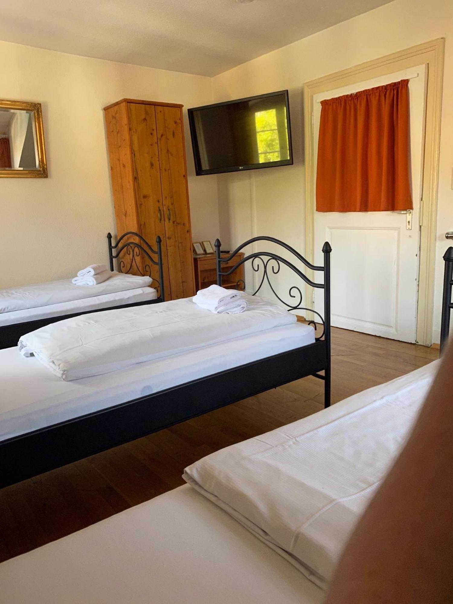 Hotel Gasthaus Schuetzen Freiburg im Breisgau Rum bild