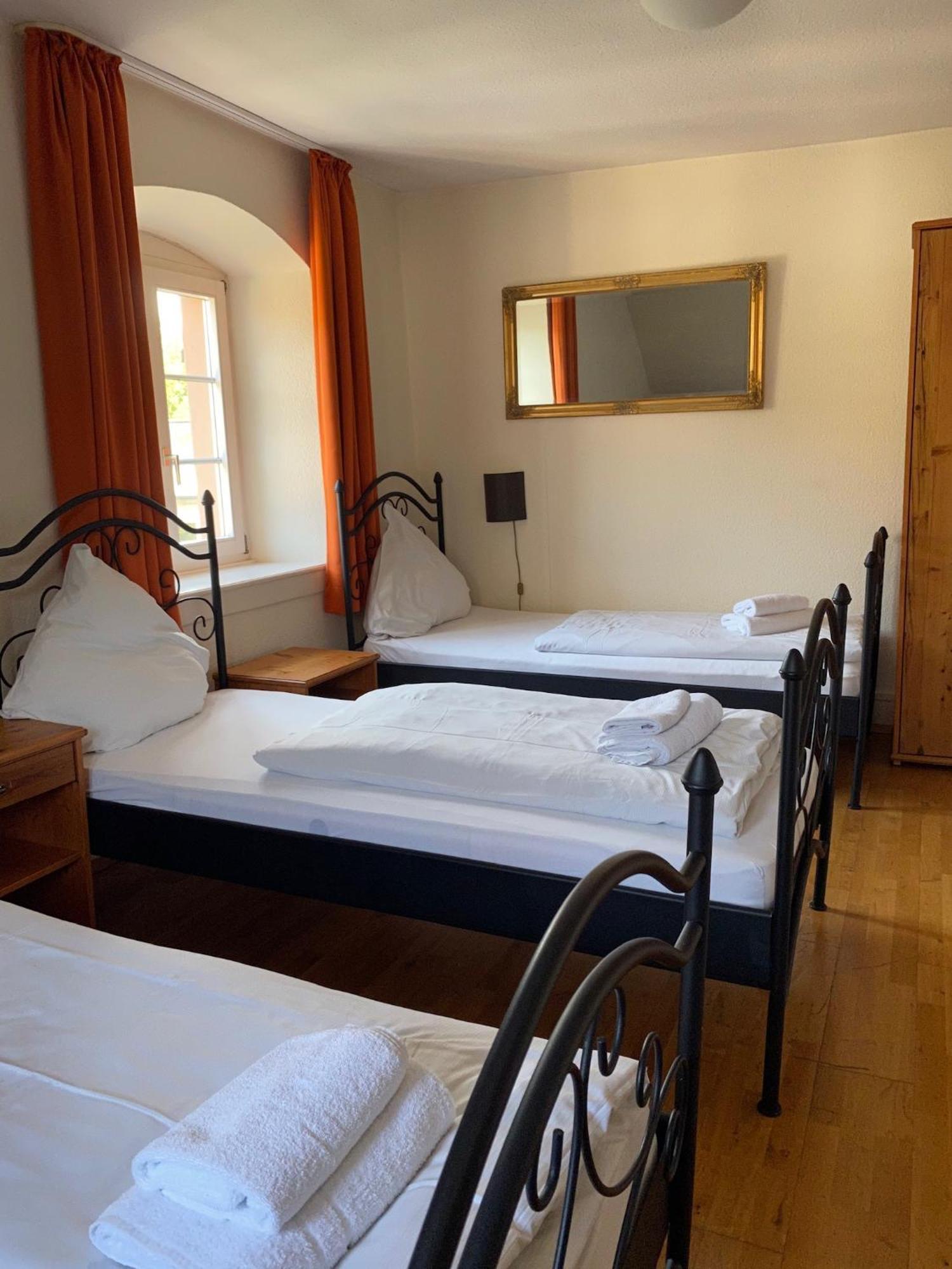 Hotel Gasthaus Schuetzen Freiburg im Breisgau Rum bild